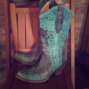 Corral vintage snip toe boots